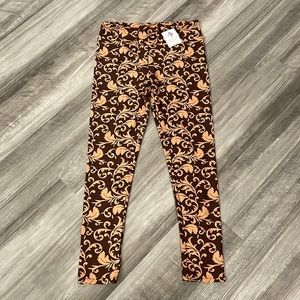 NWT Mountain Mamas Leggings. Size Medium